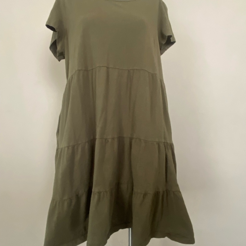Time and Tru Green Short Sleeve Tiered Dress - Picture 7 of 7
